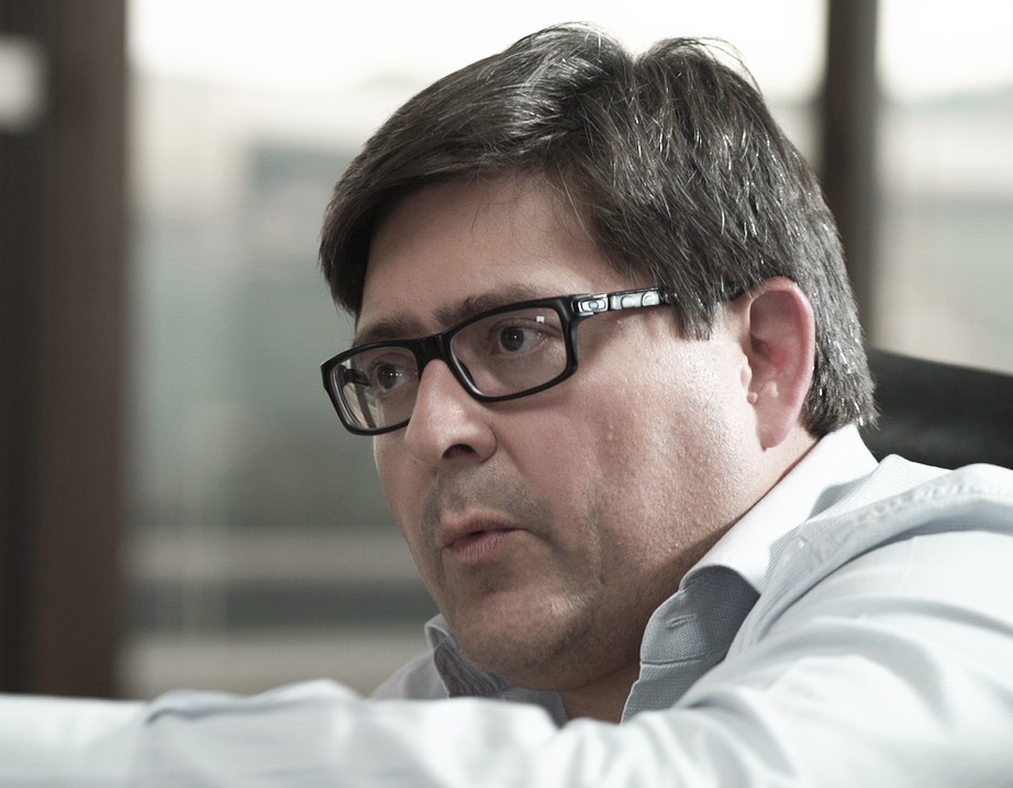 Michael Corcuera headshot